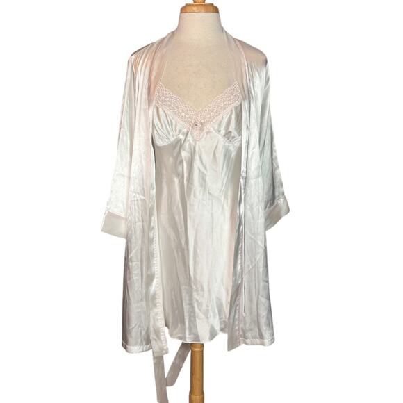 Linea Donatella Ivory 2 Pc Short Chemise & Embroidered Mrs. Robe Set Medium NWT - Picture 1 of 13